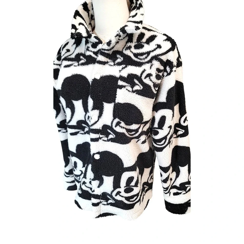 Disney Forever 21 Kids‎ Mickey Mouse Black White Fuzzy Sherpa Jacket